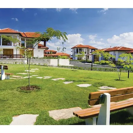 Two-bedroom Holiday In Kableshkovo بيت للعطل