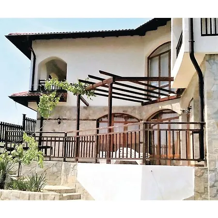 Two-bedroom Holiday In Kableshkovo *