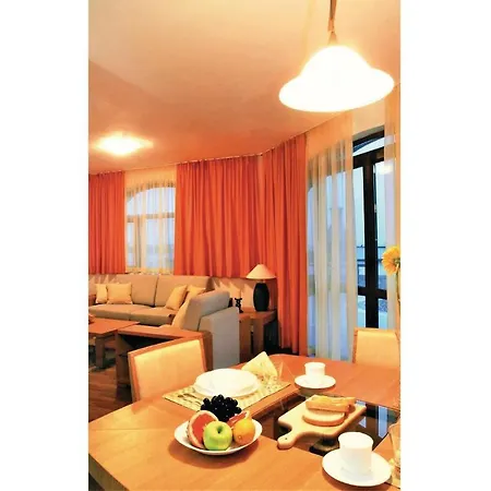 Two-bedroom Holiday In Kableshkovo بيت للعطل *