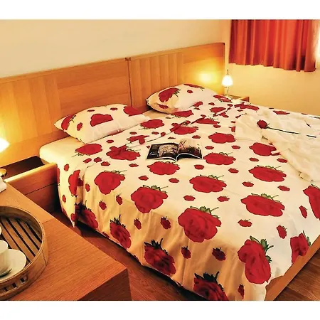 Two-bedroom Holiday In Kableshkovo بيت للعطل