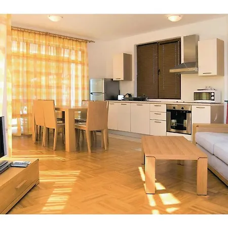Two-bedroom Holiday In Kableshkovo *